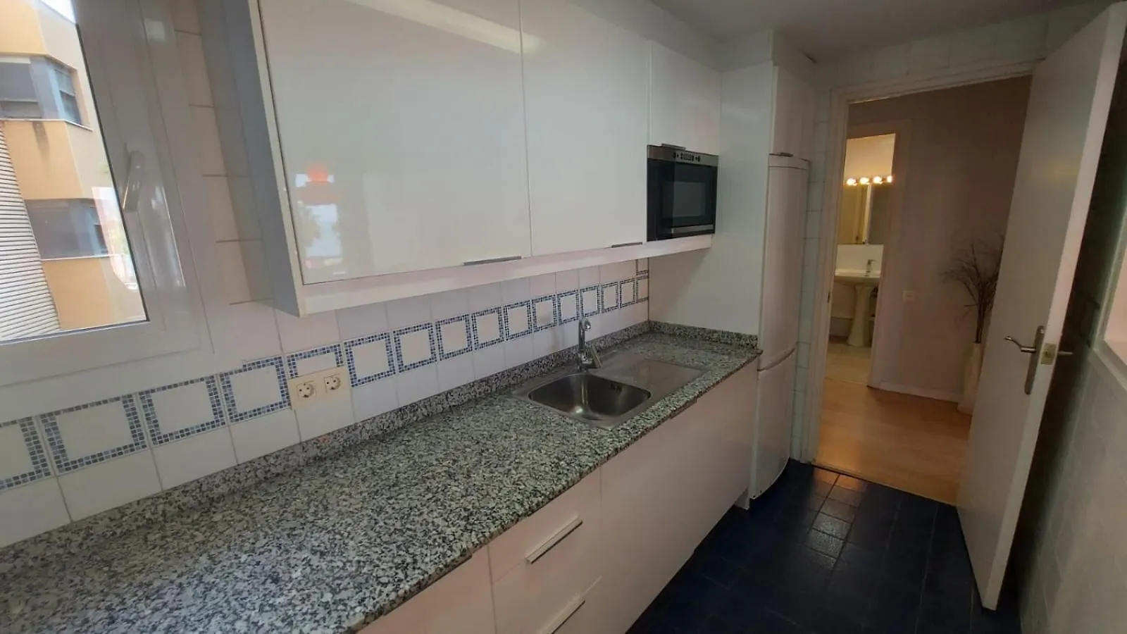 Puerto Deportivo Beachfront: Renovated Seaside Retreat Hospitalet De L'Infant 0*,
