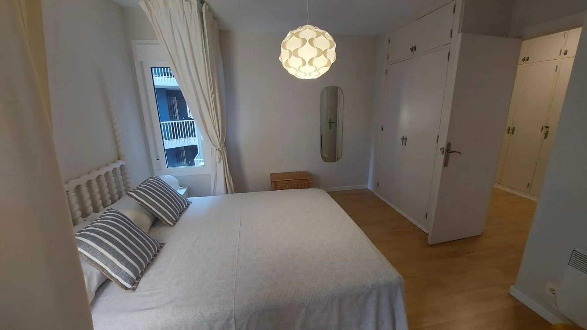 Puerto Deportivo Beachfront: Renovated Seaside Retreat Hospitalet De L'Infant 0*,  Spain